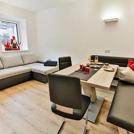شقة Inviting In With Garden, Cleaning Included *